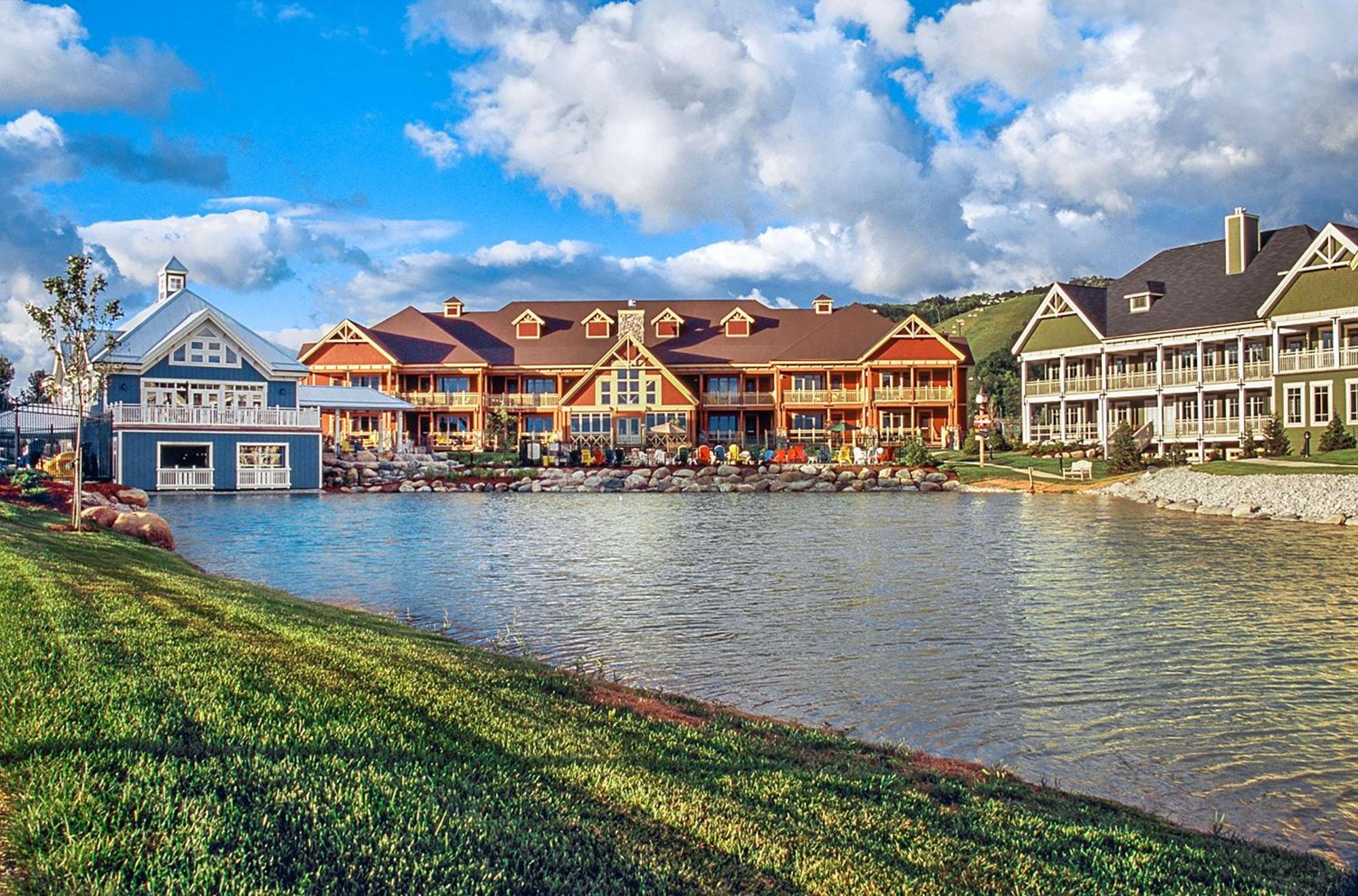 Отель Hilton Grand Vacations Club Blue Mountain Canada Блу-Маунтинс Экстерьер фото